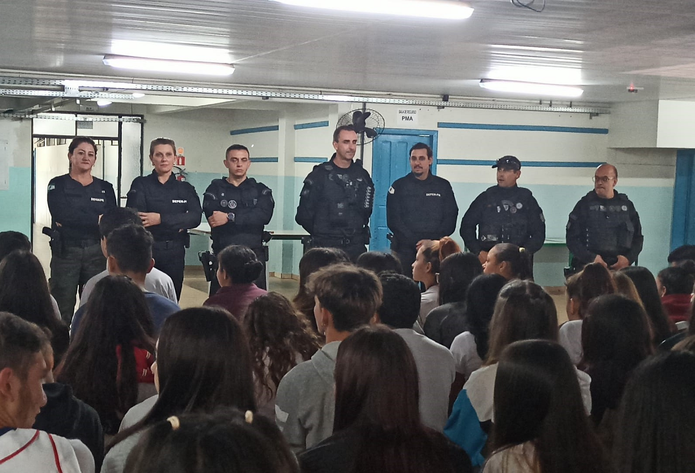 Alunos de Laranjeiras do Sul recebem palestras da Polícia Penal sobre prevenção ao crime e violência