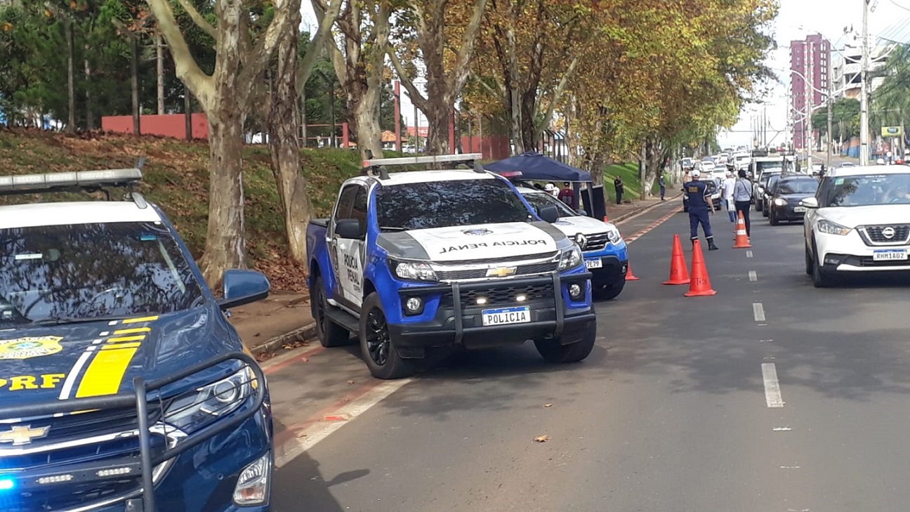 Maio Amarelo: Polícia Penal do Paraná realiza ações de educação no trânsito e prevenção de acidentes