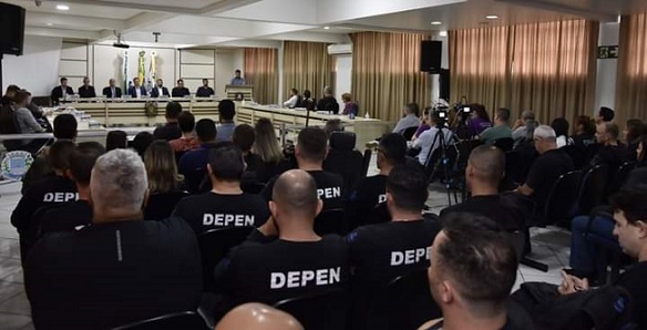 Policiais penais de Francisco Beltrão são homenageados pela Câmara de Vereadores