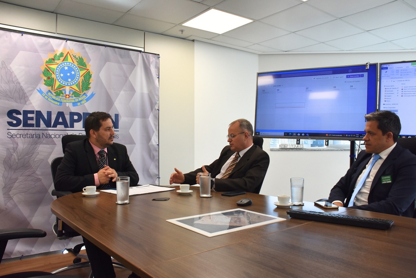 Construção de novas Unidades de Progressão é tema de reunião em Brasília