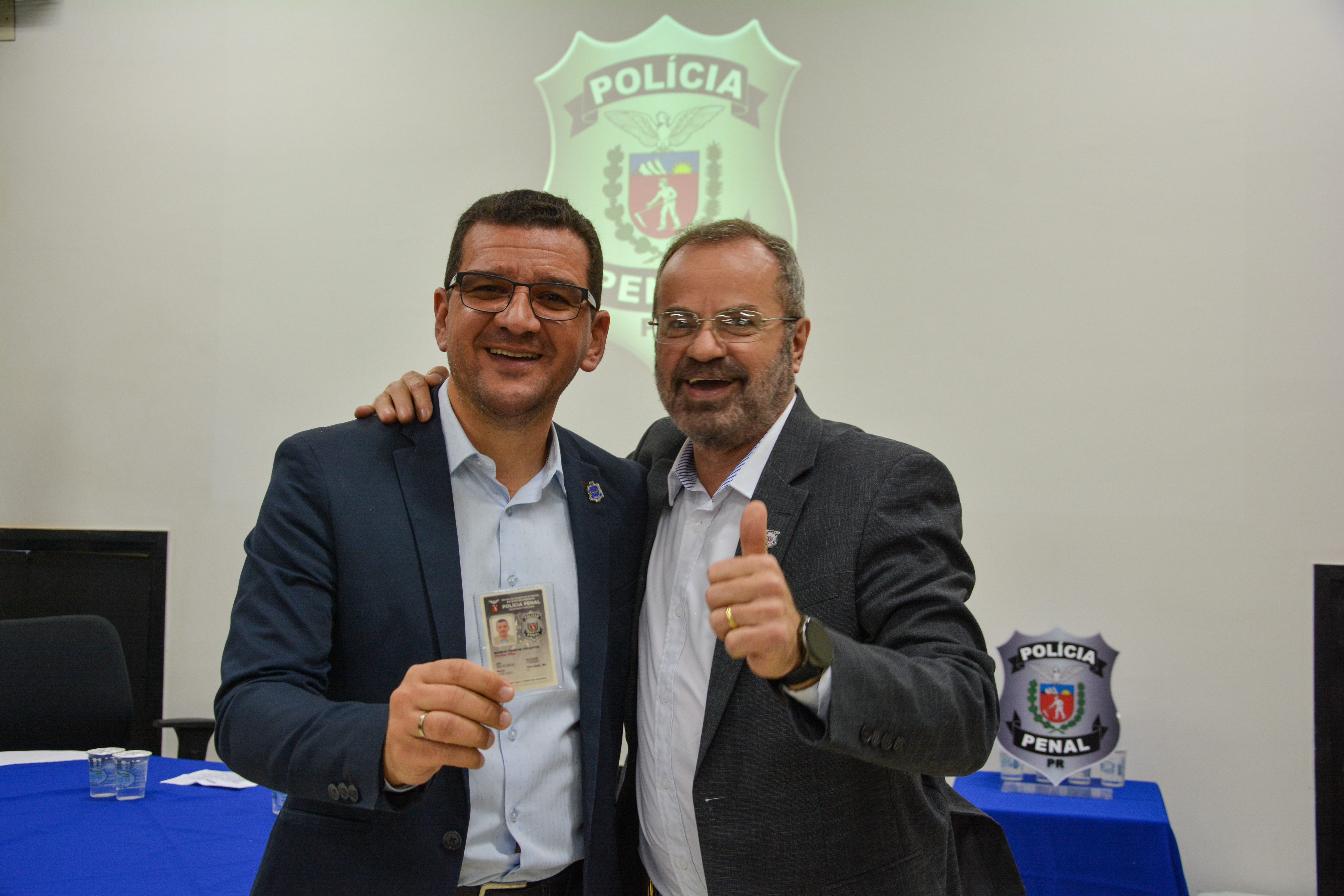 Polícia Penal do Paraná inicia entrega de novas identidades funcionais aos servidores