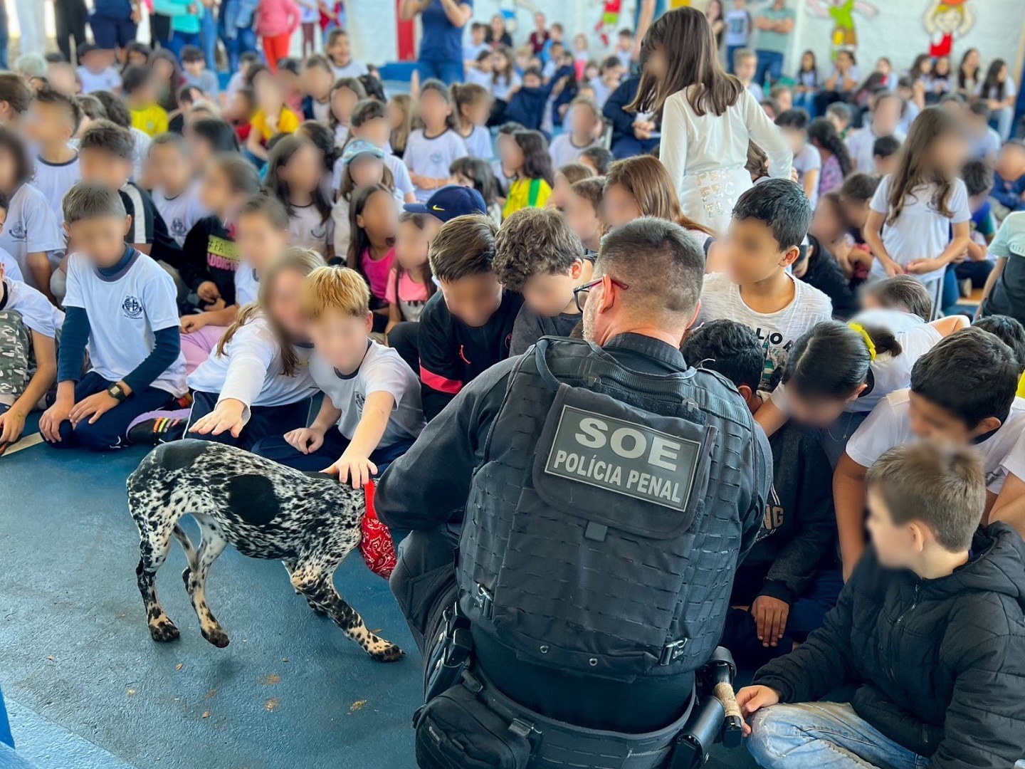 Polícia Penal realiza dog show em evento sobre sobre guarda responsável de animais em escola municipal