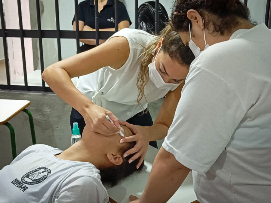 Polícia Penal leva ações de saúde e beleza a mulheres das cadeias públicas de Astorga e Alto Paraná