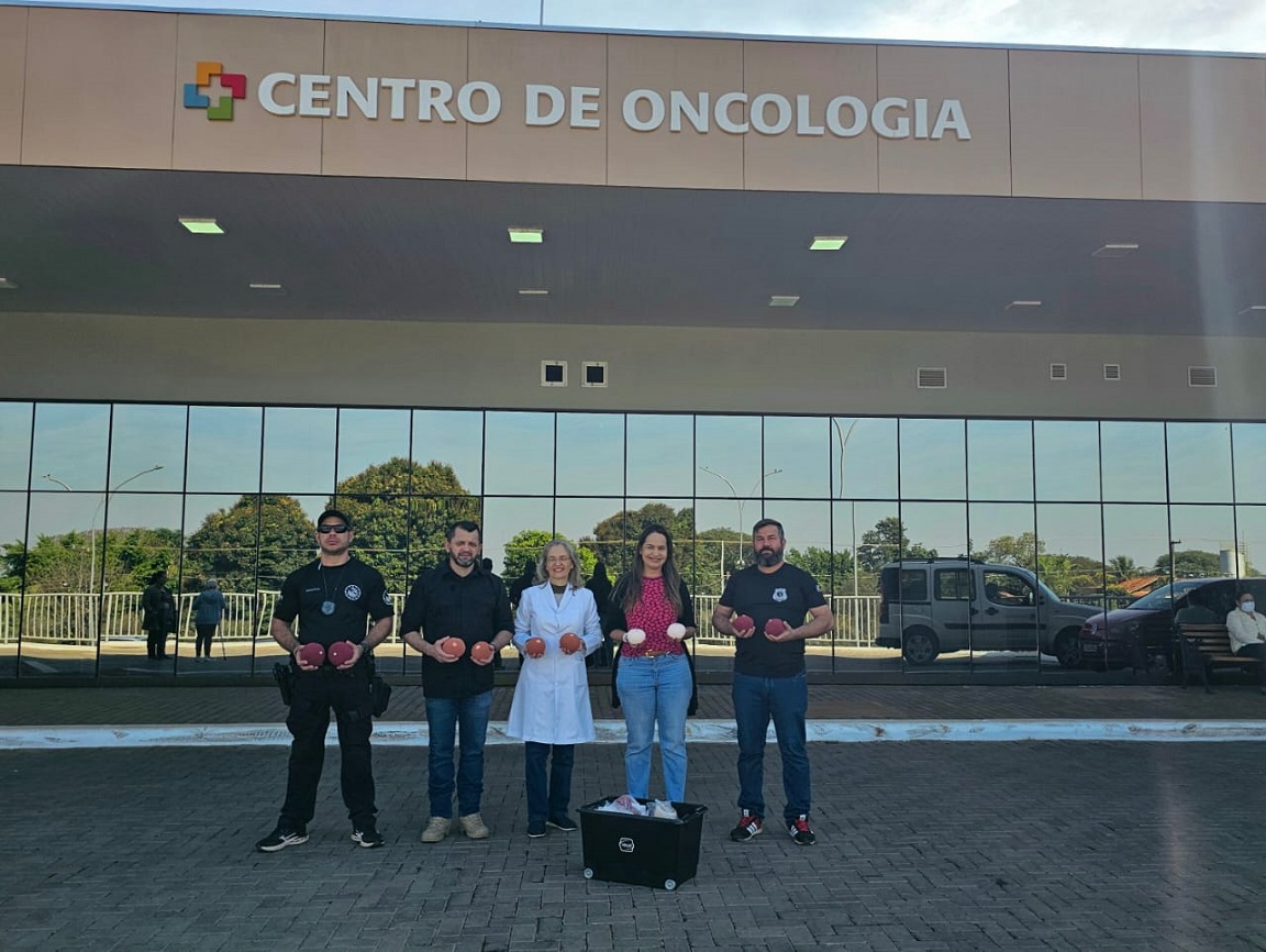 Polícia Penal do Paraná confecciona próteses de crochê para mulheres em tratamento de câncer de mama