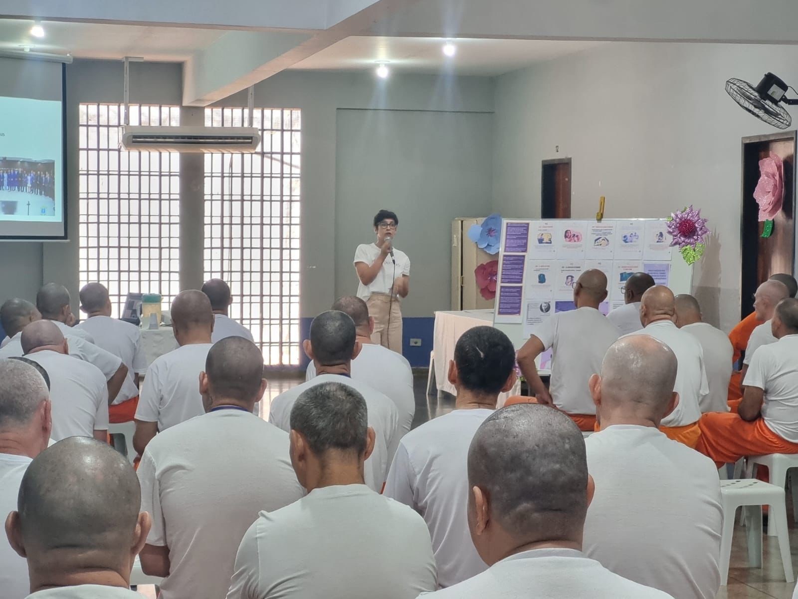 Custodiados de Cascavel recebem palestra sobre educação e prevenção à violência