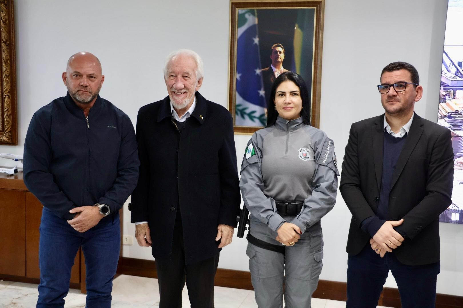 Lei que melhora carreira da Polícia Penal do Paraná é sancionada