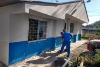 Trabalho de pessoas privadas de liberdade melhora espaços públicos em Guaratuba, no Litoral