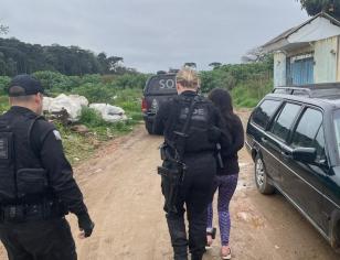Operação conjunta entre polícias Penal e Civil cumpre mandados de prisão de cinco pessoas monitoradas