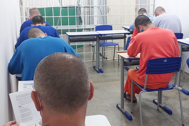 8,4 mil detentos participam do Encceja nas unidades prisionais do Paraná