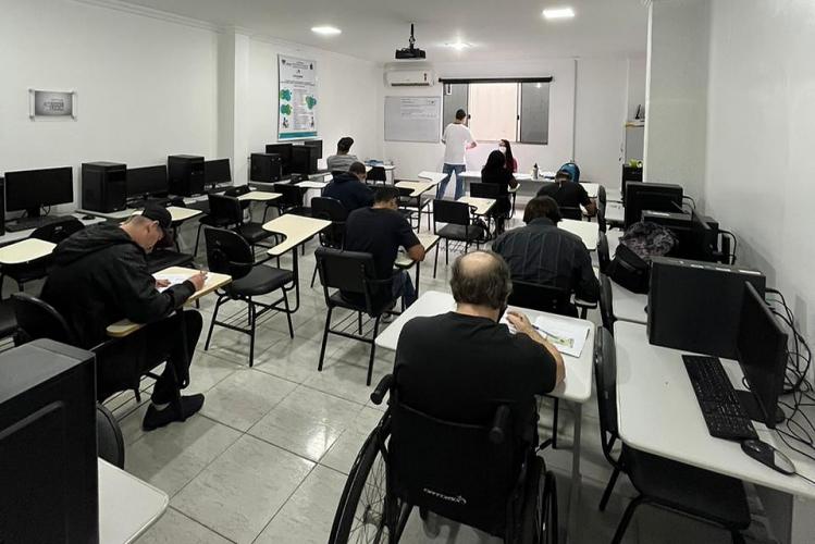 8,4 mil detentos participam do Encceja nas unidades prisionais do Paraná