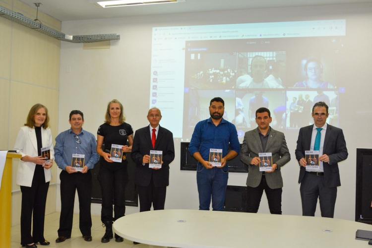 12 artigos científicos são apresentados como conclusão de graduação de PPLs do Paraná