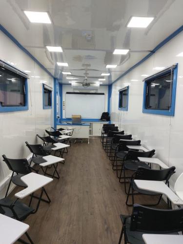 Egressos e monitorados do sistema prisional são certificados após conclusão de curso de mecânica de motos