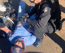 Em Londrina, policiais penais prestam primeiros socorros a vítima de acidente de trânsito