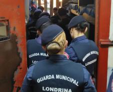 Polícia Penal do Paraná ministra instruções de técnicas não letais a 60 alunos da Guarda Municipal de Londrina