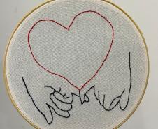 Produção artesanal de apenados é difundida na feira educacional de Londrina