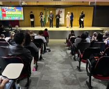 Policial penal Marilu da Costa recebe homenagem por seu trabalho em prol dos direitos humano no sistema prisional do Paraná