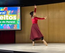 Policial penal Marilu da Costa recebe homenagem por seu trabalho em prol dos direitos humano no sistema prisional do Paraná