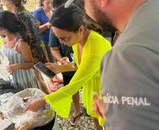 Polícia Penal distribui mais de mil brindes artesanais produzidos no sistema prisional durante o Verão Maior Paraná