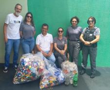 PPPR recolhe tampinhas de plástico em unidades penais em prol de ação social, em Londrina 