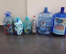 PPPR recolhe tampinhas de plástico em unidades penais em prol de ação social, em Londrina 