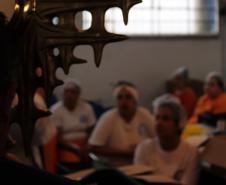 Penitenciária Feminina do Paraná recebe visita pastoral do arcebispo Dom Peruzzo para celebração de Corpus Christi