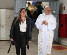 Penitenciária Feminina do Paraná recebe visita pastoral do arcebispo Dom Peruzzo para celebração de Corpus Christi