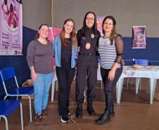 Mulheres privadas de liberdade participam de palestra em alusão ao Agosto Lilás, em Foz do Iguaçu