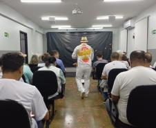 Polícia Penal do Paraná leva espetáculo encenado por pessoas privadas de liberdade com a peça “O Dito Pelo Não Dito”
