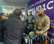 Polícia Penal do Paraná participa de exposição escolar em Cascavel e aproxima crianças da segurança pública