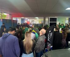 Polícia Penal do Paraná participa de exposição escolar em Cascavel e aproxima crianças da segurança pública