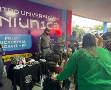 Polícia Penal do Paraná participa de exposição escolar em Cascavel e aproxima crianças da segurança pública