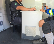 Polícia Penal reforça monitoração eletrônica e ações preventivas da Lei Maria da Penha no Verão Maior Paraná