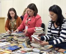 Penitenciária Estadual de Maringá recebe acervo de livros do Projeto Viagem do Livro