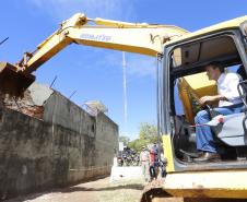O governador Beto Richa participa em Cascavel,da inauguração do Núcleo de Proteção à Criança e ao Adolescente Vítima de Crime (Nucria) e da demolição simbólica da carceragem da 15ª Subdivisão Policial. Participaram da solenidade: prefeito de Cascavel, Edgar Bueno, o secretário de Segurança, Wagner Mesquita, deputado André Bueno, entre outros.Cascavel, 23-12-16.Foto: Arnaldo Alves / ANPr.