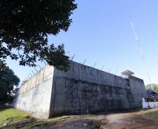 O governador Beto Richa participa em Cascavel,da inauguração do Núcleo de Proteção à Criança e ao Adolescente Vítima de Crime (Nucria) e da demolição simbólica da carceragem da 15ª Subdivisão Policial. Participaram da solenidade: prefeito de Cascavel, Edgar Bueno, o secretário de Segurança, Wagner Mesquita, deputado André Bueno, entre outros.Cascavel, 23-12-16.Foto: Arnaldo Alves / ANPr.