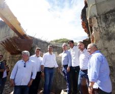 O governador Beto Richa participa em Cascavel,da inauguração do Núcleo de Proteção à Criança e ao Adolescente Vítima de Crime (Nucria) e da demolição simbólica da carceragem da 15ª Subdivisão Policial. Participaram da solenidade: prefeito de Cascavel, Edgar Bueno, o secretário de Segurança, Wagner Mesquita, deputado André Bueno, entre outros.Cascavel, 23-12-16.Foto: Arnaldo Alves / ANPr.
