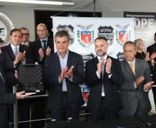 O governador Beto Richa e o secretário estadual da Segurança Pública e Administração Penitenciária, Wagner Mesquita, entregam mais 160 pistolas da marca Glock para a Polícia Civil e 45 viaturas para o Departamento Penitenciário do Paraná (Depen).  As entregas fazem parte do programa Paraná Seguro da Secretaria de Segurança Pública e Administração Penitenciária.Curitiba, 10/04/2017.Foto: Orlando Kissner/ANPr