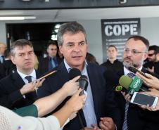 O governador Beto Richa e o secretário estadual da Segurança Pública e Administração Penitenciária, Wagner Mesquita, entregam mais 160 pistolas da marca Glock para a Polícia Civil e 45 viaturas para o Departamento Penitenciário do Paraná (Depen).  As entregas fazem parte do programa Paraná Seguro da Secretaria de Segurança Pública e Administração Penitenciária.Curitiba, 10/04/2017.Foto: Orlando Kissner/ANPr