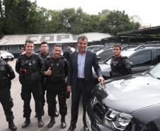 O governador Beto Richa e o secretário estadual da Segurança Pública e Administração Penitenciária, Wagner Mesquita, entregam mais 160 pistolas da marca Glock para a Polícia Civil e 45 viaturas para o Departamento Penitenciário do Paraná (Depen).  As entregas fazem parte do programa Paraná Seguro da Secretaria de Segurança Pública e Administração Penitenciária.Curitiba, 10/04/2017.Foto: Orlando Kissner/ANPr