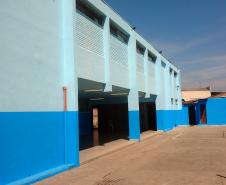 O Colégio Estadual Romário Martins, Piraquara, Região Metropolitana de Curitiba está revitalizado. O Programa Mãos Amigas finalizou na última semana a pintura dos muros, da fachada, das salas de aula e das paredes externas e internas da escola, além de reparos nos forros e novas instalações elétricas. Tudo para beneficiar mais de 1.500 estudantes dos ensinos fundamental e médio.Curitiba, 20/10/2017.Foto: Divulgação SEED