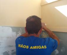 O Colégio Estadual Romário Martins, Piraquara, Região Metropolitana de Curitiba está revitalizado. O Programa Mãos Amigas finalizou na última semana a pintura dos muros, da fachada, das salas de aula e das paredes externas e internas da escola, além de reparos nos forros e novas instalações elétricas. Tudo para beneficiar mais de 1.500 estudantes dos ensinos fundamental e médio.Curitiba, 20/10/2017.Foto: Divulgação SEED