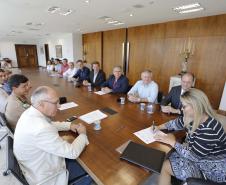 Governadora Cida Borghetti, assina convênio para contrução de 3 novos presídios. Participaram: deputado federal Ricardo Barros, cel. Hélio, entre outros.Curitiba, 20-12-18.Foto: Arnaldo Alves / ANPr