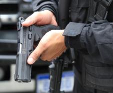 O governador Carlos Massa Ratinho Junior entregou nesta quarta-feira armas, rádios comunicadores e veículos de escolta ao Departamento Penitenciário do Paraná (Depen). O objetivo é equipar e modernizar o sistema prisional do Estado. Curitiba, 08/05/2019. Foto: José Fernando Ogura/ANPr