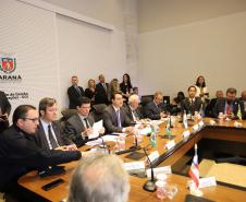 O governador Carlos Massa Ratinho Junior e o ministro da Justiça Sergio Moro, participaram da Encontro do Conselho Nacional de Secretários de Estado da Justiça, Cidadania, Direitos Humanos e Administração Penitenciária, que realiza-se no Palácio Iguaçu. Participaram: os secretários: de Segurança Pública, cel. Romulo Marinho Soares; entre outros.Curitiba, 04-10-19.Foto: Arnaldo Alves / AEN.