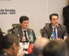 O governador Carlos Massa Ratinho Junior e o ministro da Justiça Sergio Moro, participaram da Encontro do Conselho Nacional de Secretários de Estado da Justiça, Cidadania, Direitos Humanos e Administração Penitenciária, que realiza-se no Palácio Iguaçu. Participaram: os secretários: de Segurança Pública, cel. Romulo Marinho Soares; entre outros.Curitiba, 04-10-19.Foto: Arnaldo Alves / AEN.