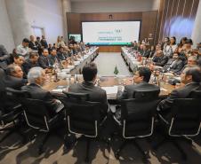 O governador Carlos Massa Ratinho Junior e o ministro da Justiça Sergio Moro, participaram da Encontro do Conselho Nacional de Secretários de Estado da Justiça, Cidadania, Direitos Humanos e Administração Penitenciária, que realiza-se no Palácio Iguaçu. Participaram: os secretários: de Segurança Pública, cel. Romulo Marinho Soares; entre outros.Curitiba, 04-10-19.Foto: Arnaldo Alves / AEN.