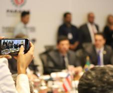 O governador Carlos Massa Ratinho Junior e o ministro da Justiça Sergio Moro, participaram da Encontro do Conselho Nacional de Secretários de Estado da Justiça, Cidadania, Direitos Humanos e Administração Penitenciária, que realiza-se no Palácio Iguaçu. Participaram: os secretários: de Segurança Pública, cel. Romulo Marinho Soares; entre outros.Curitiba, 04-10-19.Foto: Arnaldo Alves / AEN.