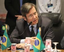 O governador Carlos Massa Ratinho Junior e o ministro da Justiça Sergio Moro, participaram da Encontro do Conselho Nacional de Secretários de Estado da Justiça, Cidadania, Direitos Humanos e Administração Penitenciária, que realiza-se no Palácio Iguaçu. Participaram: os secretários: de Segurança Pública, cel. Romulo Marinho Soares; entre outros. N/F: diretor geral do DEPEN/mimistério da Justiça, Fabiano Bordignon.Curitiba, 04-10-19.Foto: Arnaldo Alves / AEN.