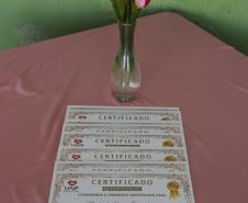 Presas da PFF-UP são certificadas após curso de corte e costura