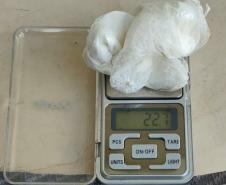 Agentes da PECO impedem entrada de drogas aos presos em tubos de creme dental